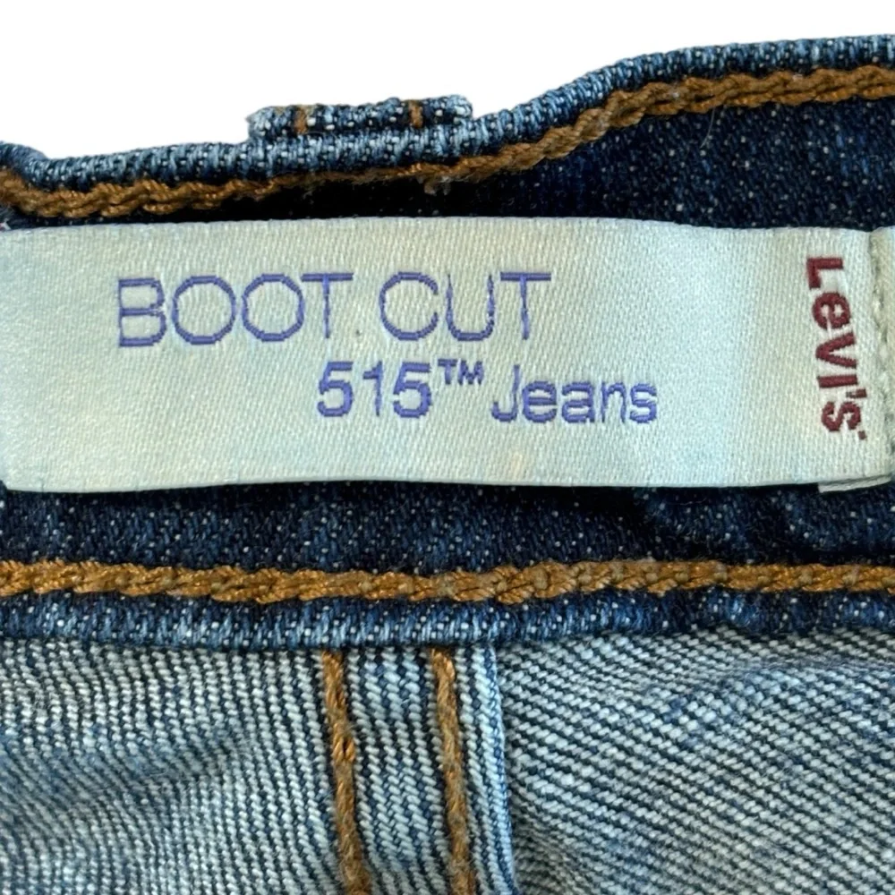 Levi’s Bootcut 515 Ankle Jeans Blue Denim Raw Hem Button Pocket Womens SZ 6 Long